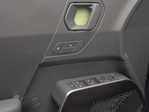 https://vehicle.imgix.net/4306965/e37d318a-007e-4713-ab7f-ab6d53224a5e.jpg