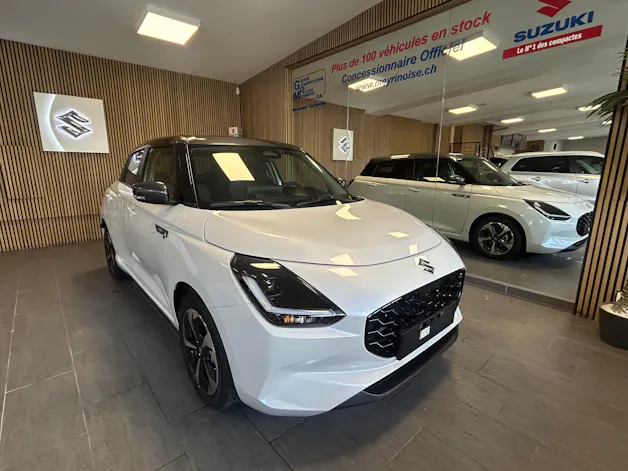 Suzuki Swift 1.2 Sakura Top Hybrid