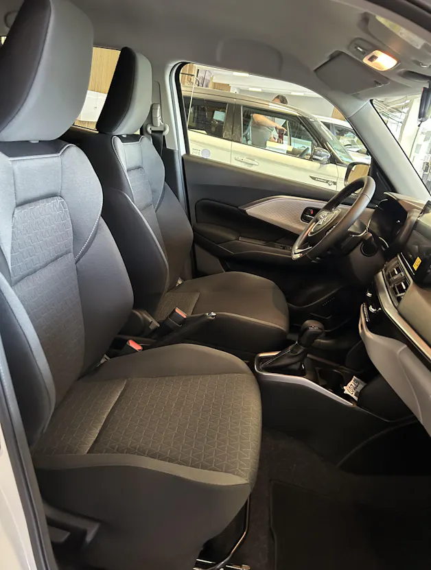 Suzuki Swift 1.2 Sakura Top Hybrid
