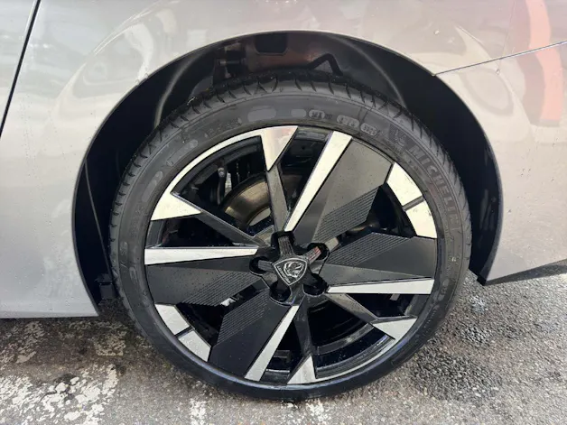 Peugeot 308 SW 1.6 PHEV 195 GT