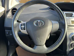 Toyota Yaris 1.3 16V Linea Sol