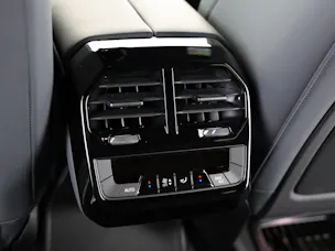 BMW iX xDrive60