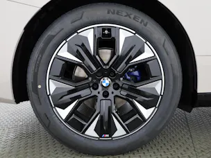 BMW iX xDrive60