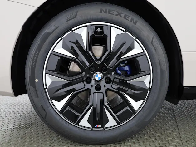 BMW iX xDrive60