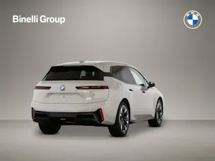 BMW iX xDrive60