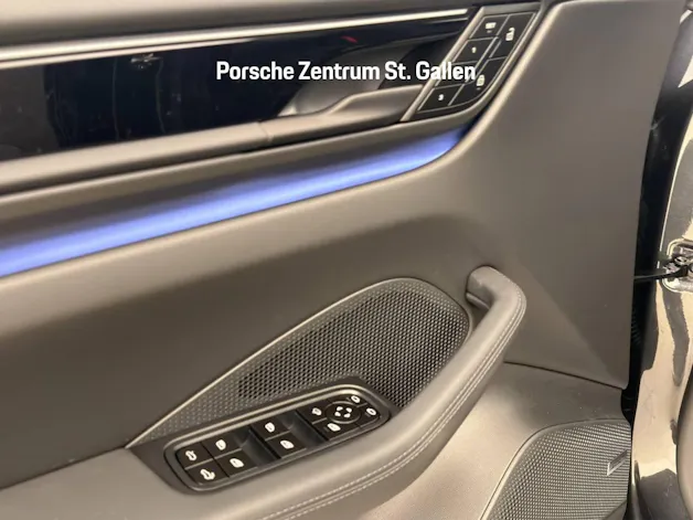 Porsche Macan 4