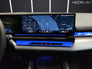 BMW 530e xDrive Touring Attraktiven Leasingzinssatz ab 0.9 % bei Abschluss einer BMW Fahrzeugversicherung.