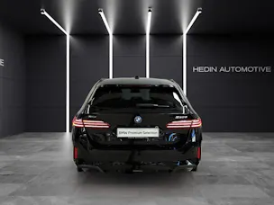 BMW 530e xDrive Touring Attraktiven Leasingzinssatz ab 0.9 % bei Abschluss einer BMW Fahrzeugversicherung.