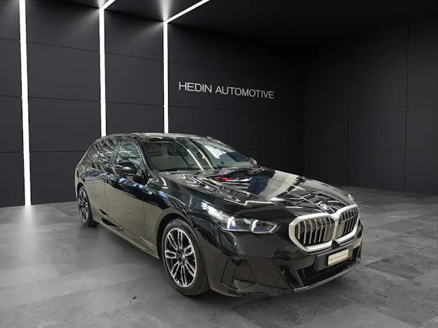 BMW 530e xDrive Touring Attraktiven Leasingzinssatz ab 0.9 % bei Abschluss einer BMW Fahrzeugversicherung.