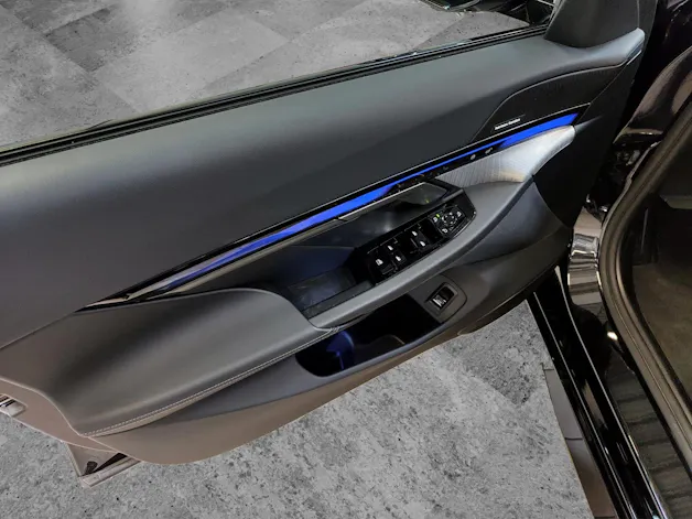 BMW 530e xDrive Touring Attraktiven Leasingzinssatz ab 0.9 % bei Abschluss einer BMW Fahrzeugversicherung.