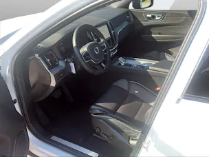 Volvo XC60 2.0 B5 MH Plus Dark AWD