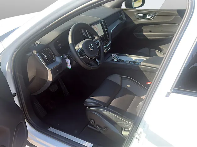 Volvo XC60 2.0 B5 MH Plus Dark AWD