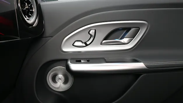 Mercedes-Benz GLB 350 4MATIC with EQ Technology