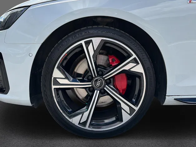 Audi A4 AV 40TDI S-line Att qu