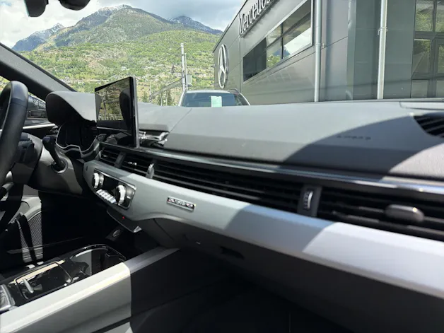 Audi A4 AV 40TDI S-line Att qu