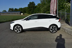 MG 4 EV 64kWh Premium