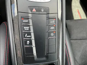 Porsche 911 Carrera 4 GTS PDK