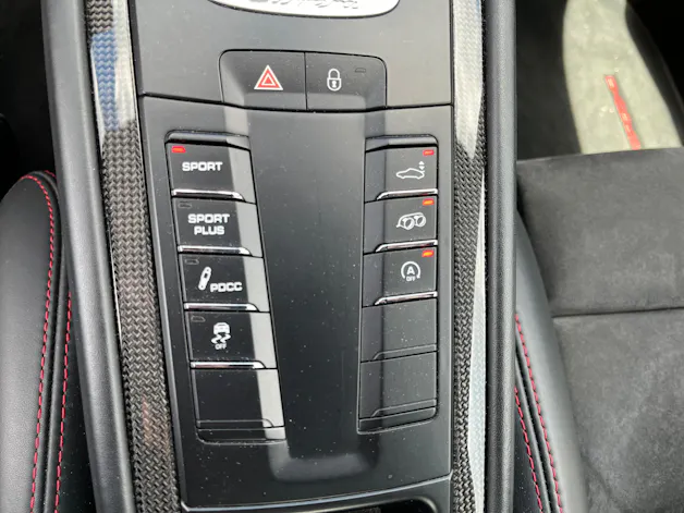 Porsche 911 Carrera 4 GTS PDK