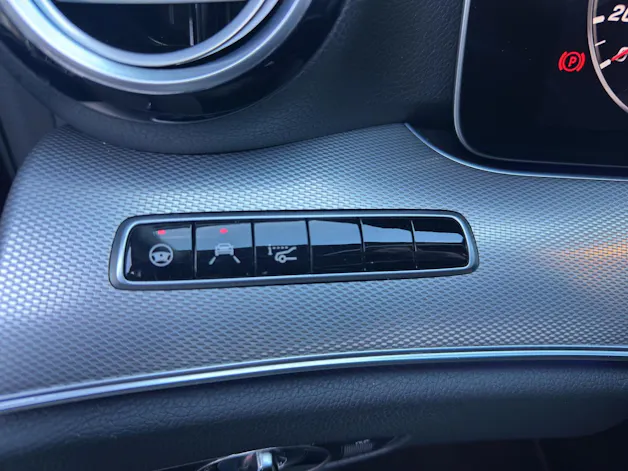 Mercedes-Benz E 200 Avantgarde 4 Matic 9G-Tronic