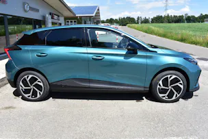 MG 4 EV 64kWh Premium