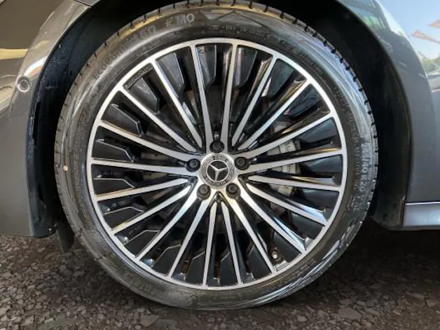 Mercedes-Benz E 200 9G-Tronic 4Matic