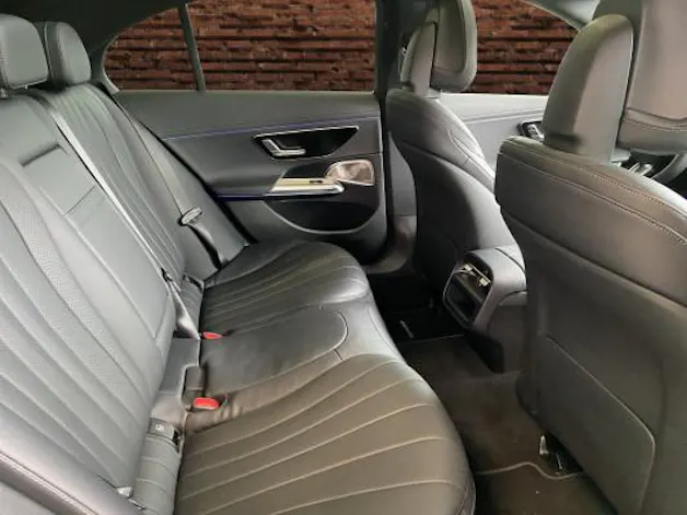 Mercedes-Benz E 200 9G-Tronic 4Matic