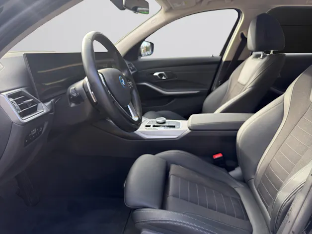 BMW 320e xDrive Touring