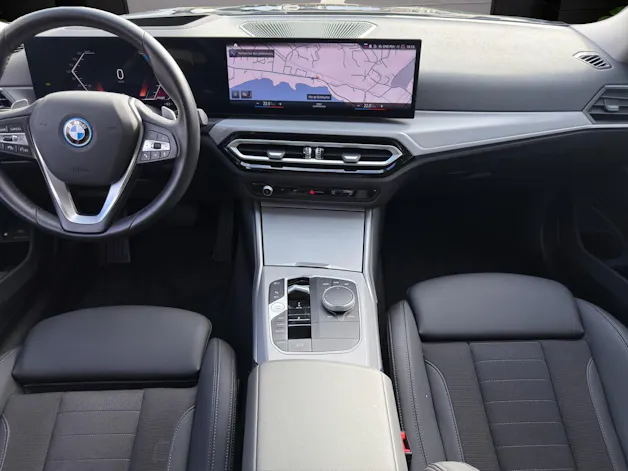 BMW 320e xDrive Touring
