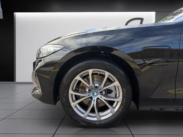 BMW 320e xDrive Touring