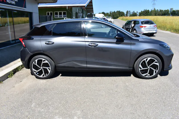 MG 4 EV 64kWh Premium