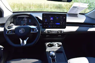 MG 4 EV 64kWh Premium