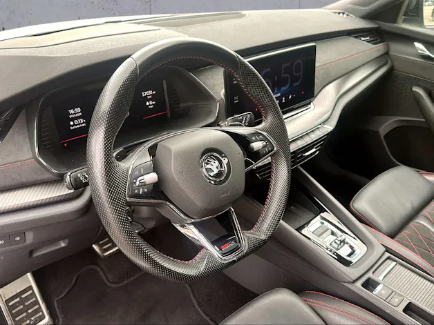 Škoda Octavia Combi 2.0 TSI DSG RS