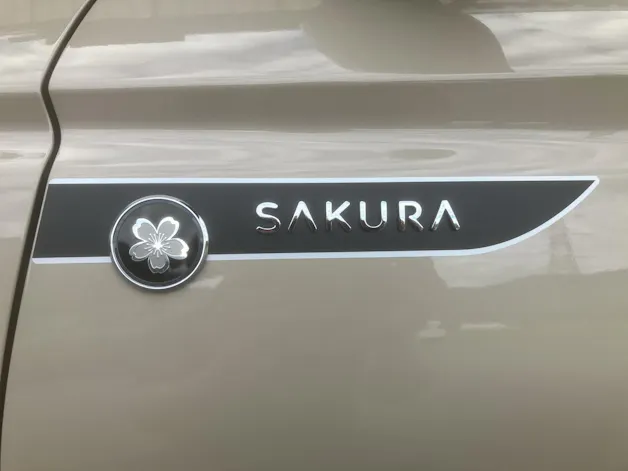 Suzuki Swift 1.2 Sakura Top Hybrid 4x4
