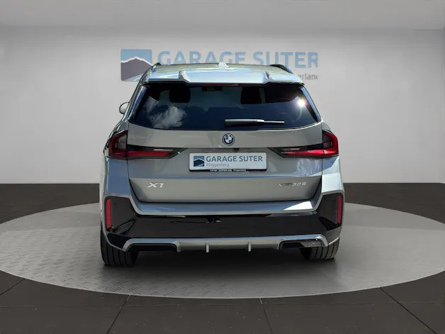 BMW X1 30e xDrive paddles