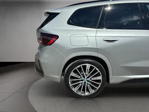 BMW X1 30e xDrive paddles