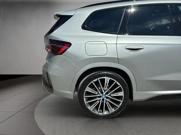 BMW X1 30e xDrive paddles