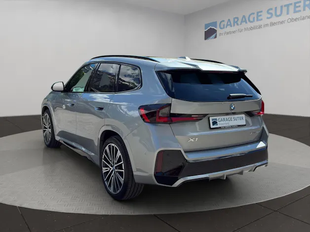 BMW X1 30e xDrive paddles