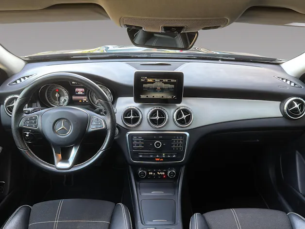 Mercedes-Benz GLA-Klasse X156 GLA 200 d Urban 4m
