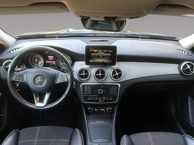 Mercedes-Benz GLA-Klasse X156 GLA 200 d Urban 4m