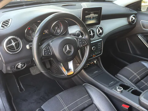 Mercedes-Benz GLA-Klasse X156 GLA 200 d Urban 4m