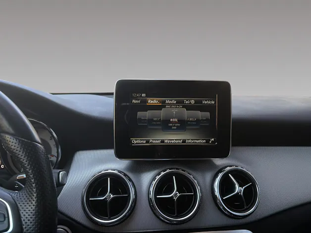Mercedes-Benz GLA-Klasse X156 GLA 200 d Urban 4m