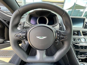 image du véhicule ASTON MARTIN DB11 Coupé 5.2 V12 Bi-Turbo AMR