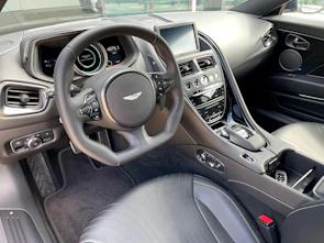 image du véhicule ASTON MARTIN DB11 Coupé 5.2 V12 Bi-Turbo AMR