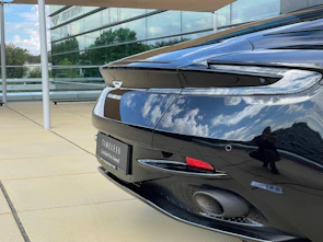 image du véhicule ASTON MARTIN DB11 Coupé 5.2 V12 Bi-Turbo AMR