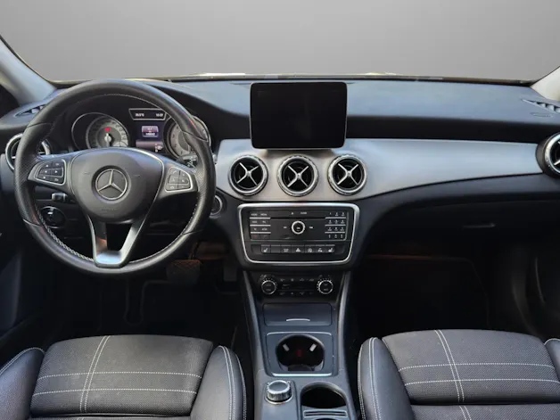 Mercedes-Benz GLA 200 Night Star 7G-DCT