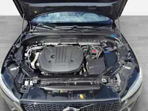 Volvo XC60 B5 Benzin Mild Hybrid AWD R-Design Geartronic