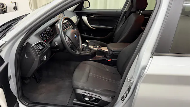 BMW 118d xDrive Essential Edition