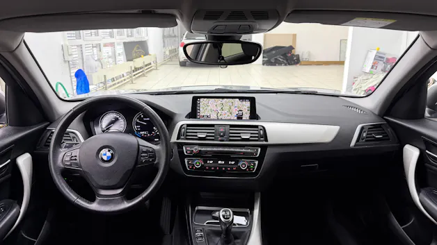 BMW 118d xDrive Essential Edition