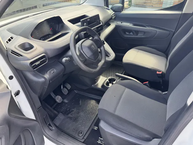Peugeot Blue HDi 75 Pro L1
