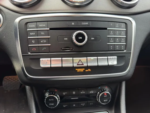 Mercedes-Benz CLA 200 Night Star 7G-DCT